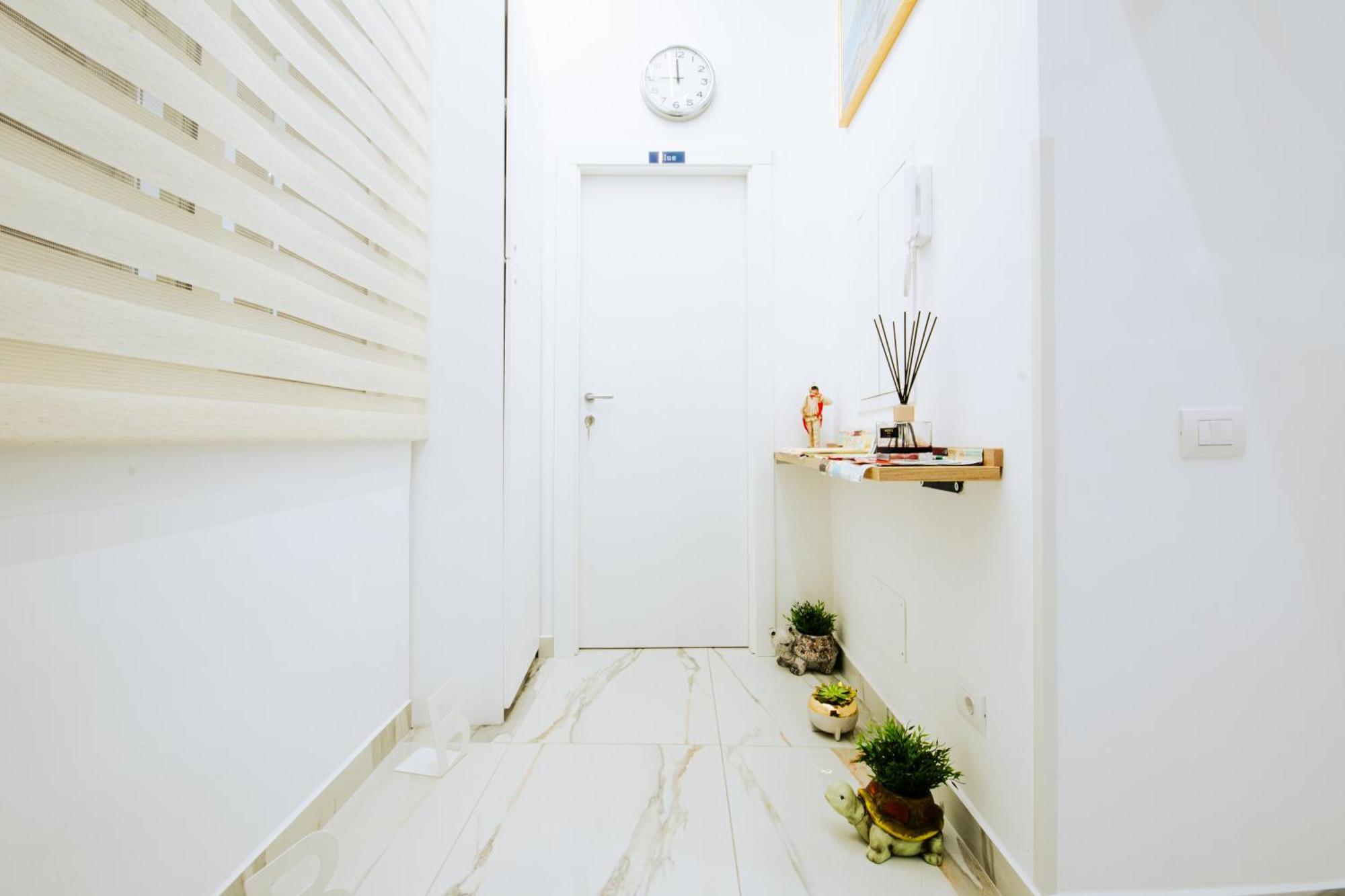 Light Guest house *