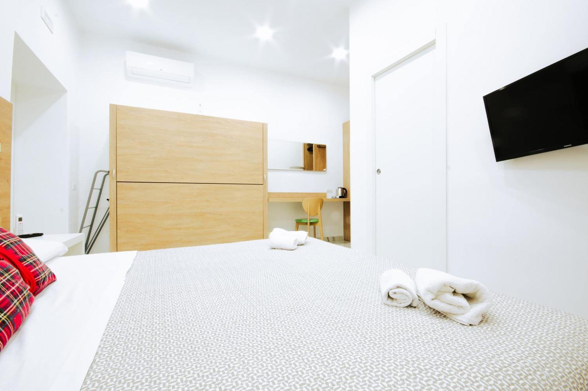 Light Guest house *